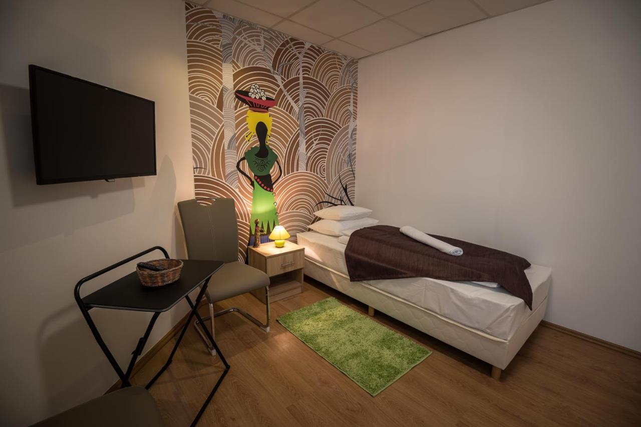 Mokka Apartman Seghedin Exterior foto