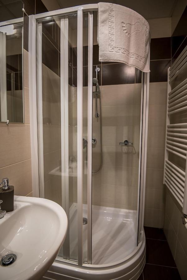 Mokka Apartman Seghedin Exterior foto