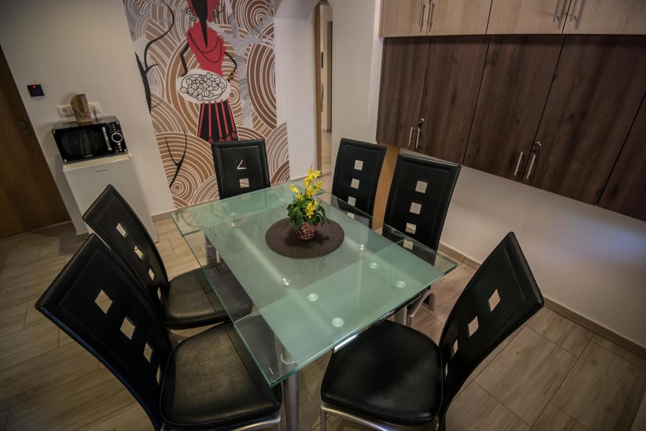 Mokka Apartman Seghedin Exterior foto