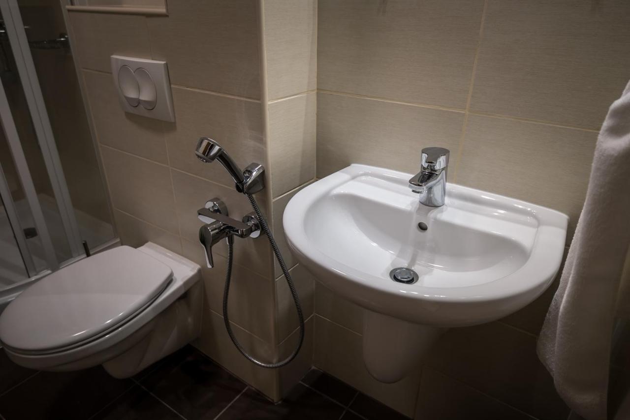 Mokka Apartman Seghedin Exterior foto