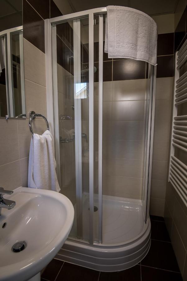 Mokka Apartman Seghedin Exterior foto