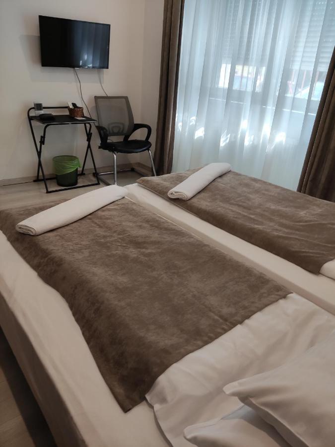 Mokka Apartman Seghedin Exterior foto