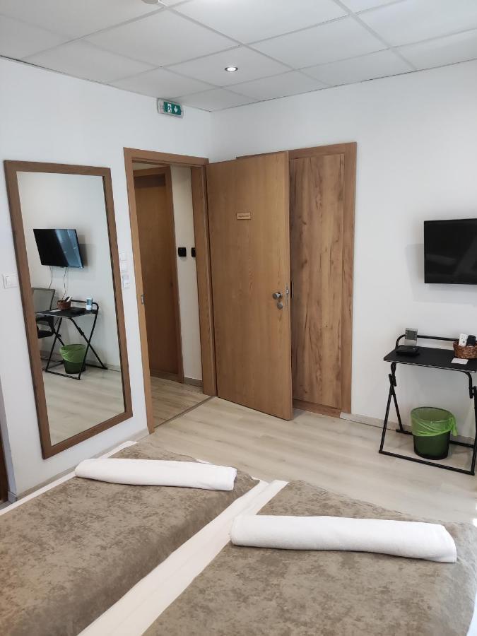 Mokka Apartman Seghedin Exterior foto