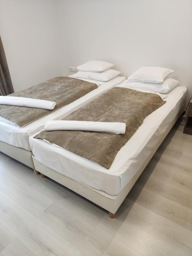 Mokka Apartman Seghedin Exterior foto