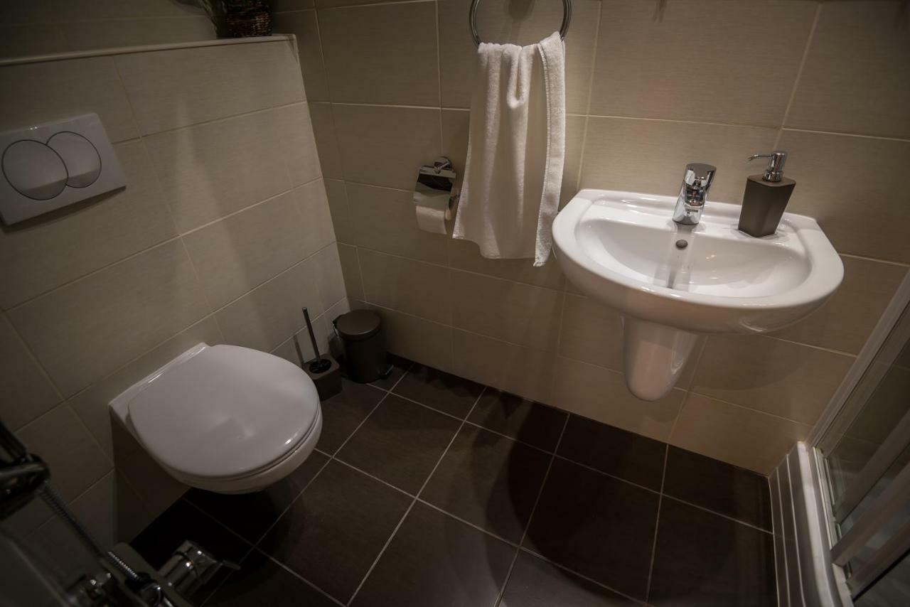 Mokka Apartman Seghedin Exterior foto